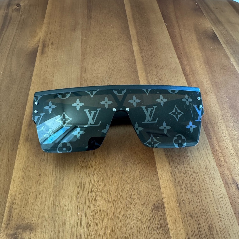 Louis Vuitton Monogram Shield Visor Sunglasses Bl… - image 1